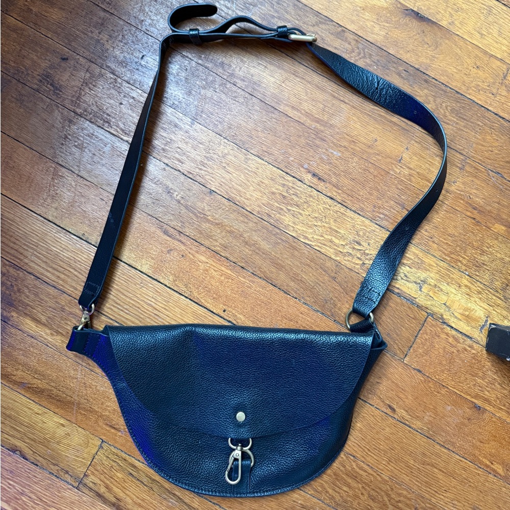 Banana Republic Black Leather Crossbody/Belt Bag